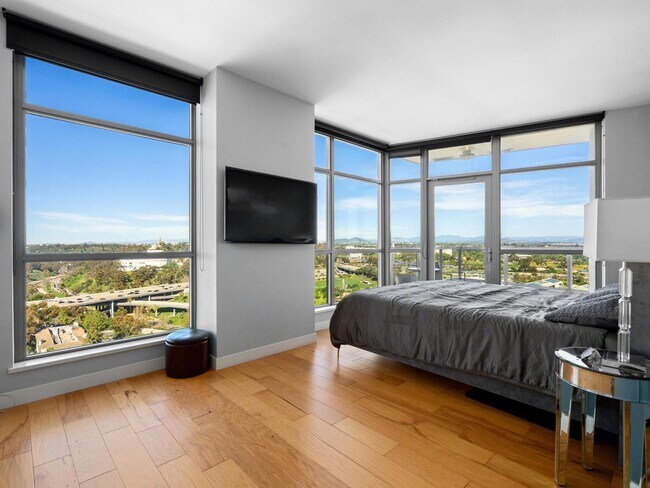 Building Photo - Furnished Aria Penthouse with Panoramic Views & Wraparound Balcony