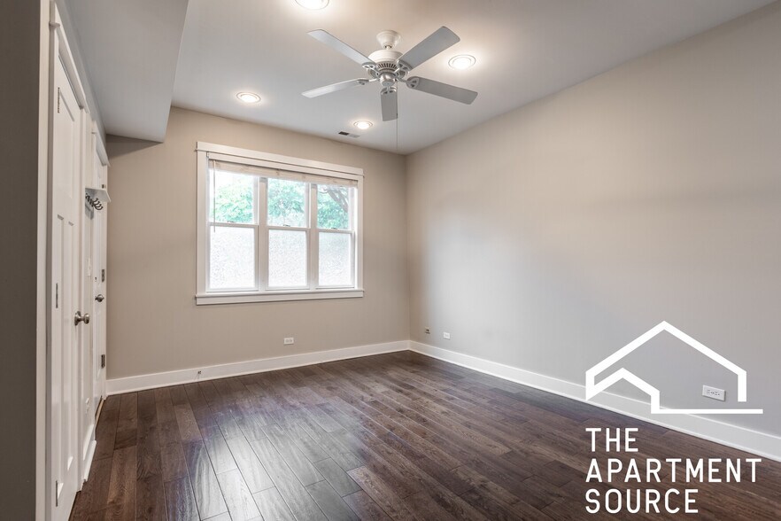 Building Photo - 2449 N Ashland Ave