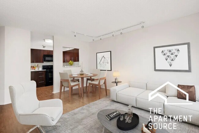 Building Photo - 1000 N La Salle Dr