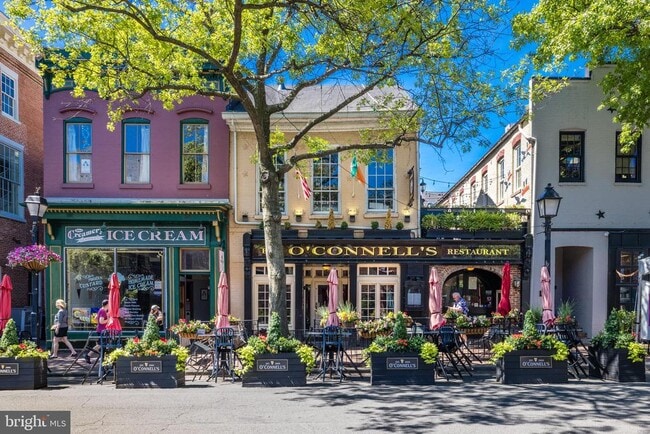 Building Photo - 317 S Union St