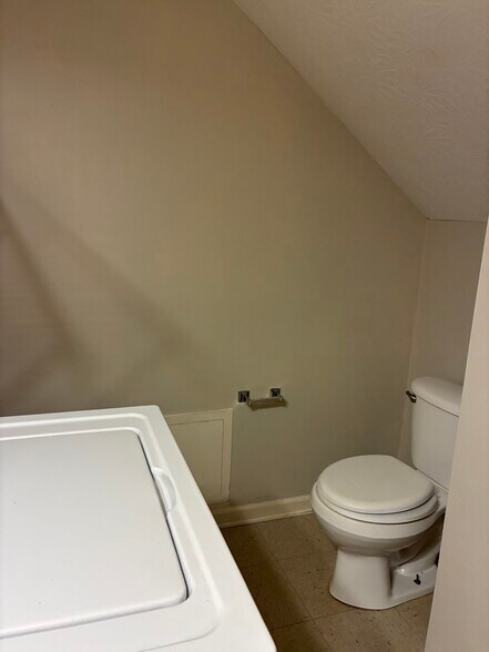 Building Photo - 1009 Merrick Dr