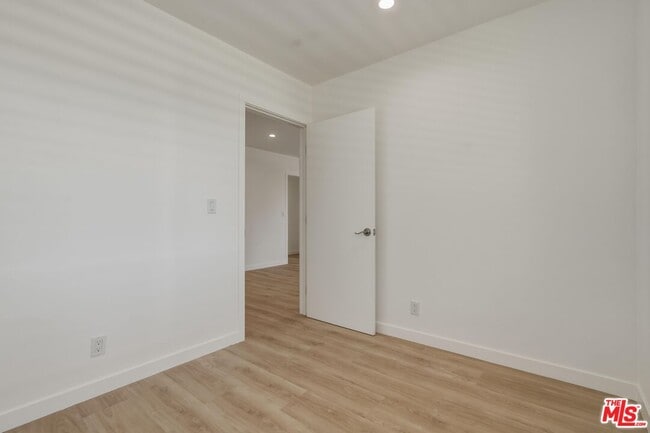 Building Photo - 1827 N Van Ness Ave