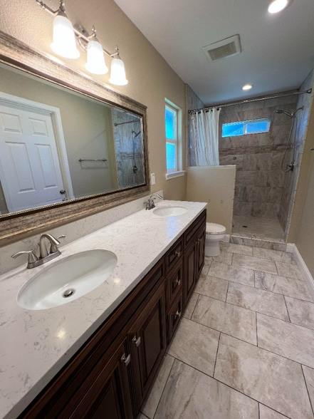Building Photo - 415 Mendocino Dr