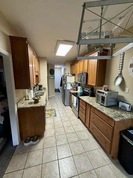 Building Photo - 1630 Rivergate Dr