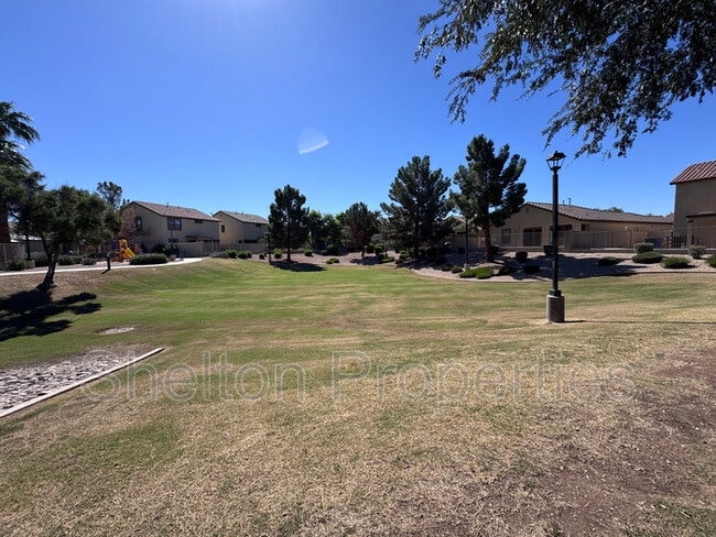 Building Photo - 2047 S Starling Dr