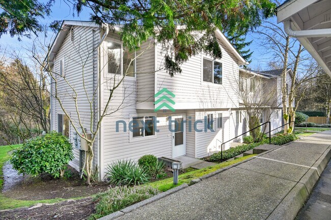 Building Photo - A Cozy 3 Bedroom and 2.5 Bathroom Property