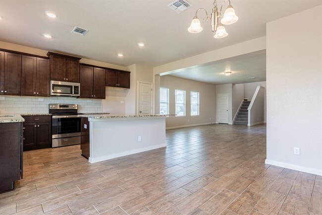 Building Photo - 746 Farmers Dell