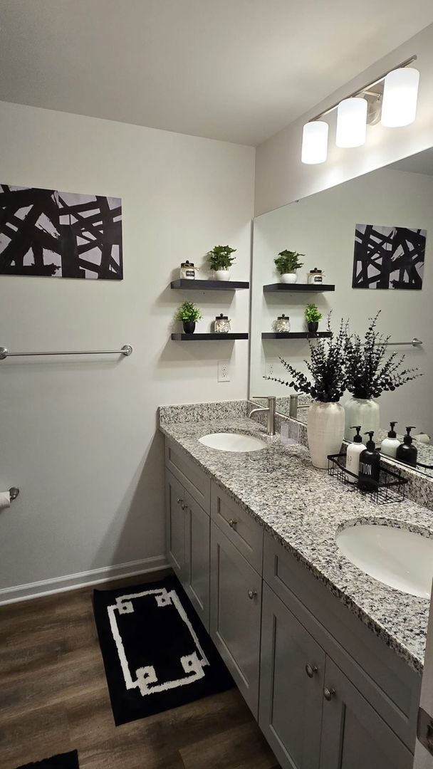 Building Photo - Charming 3BR Duplex in Charlotte