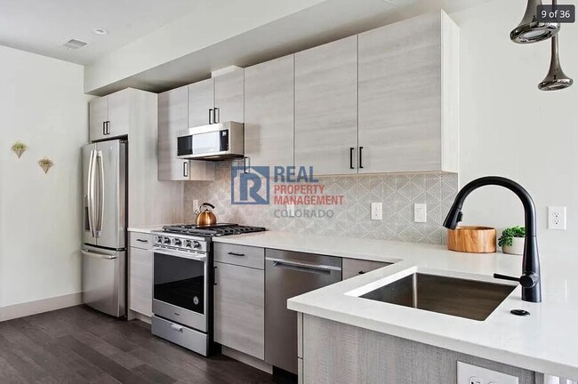 Building Photo - 405 Harrison St