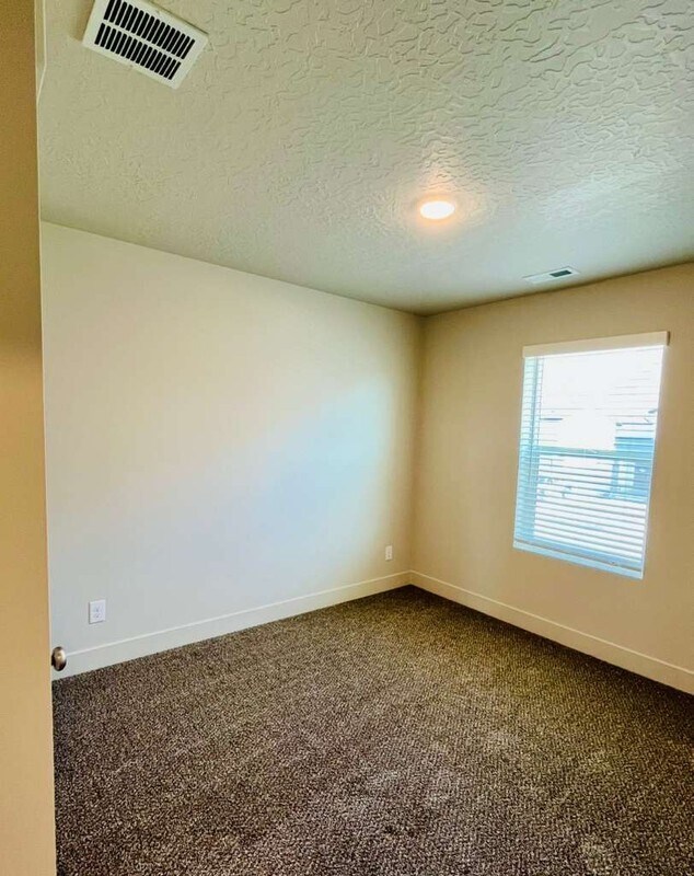 Building Photo - 3923 S White Ash Dr