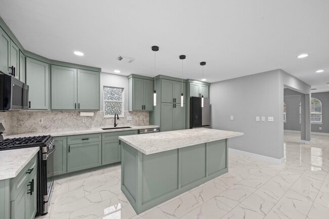 Building Photo - 4500 Upland Cir Dr