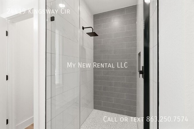 Building Photo - 24419 SW Kingsway Cir