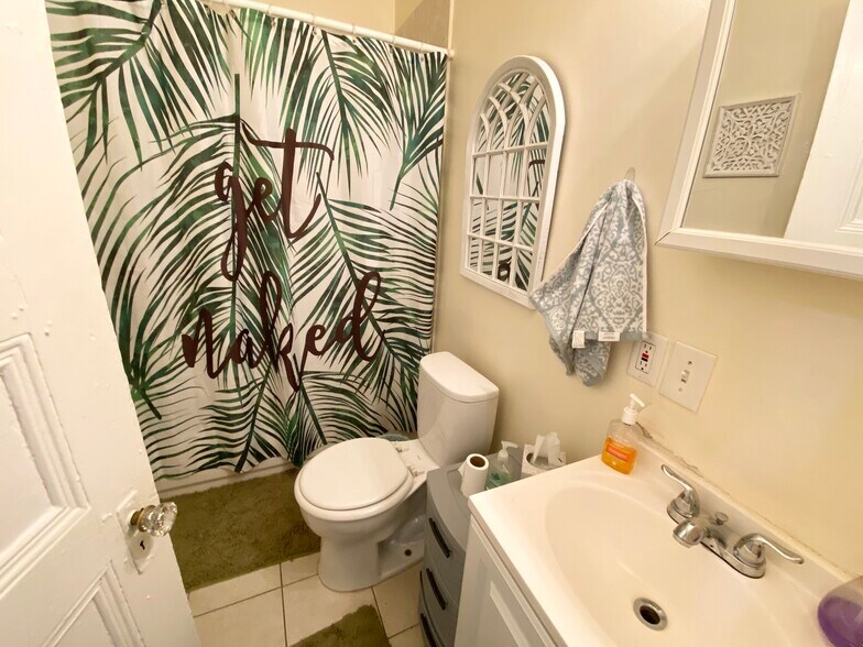 Building Photo - 97 Calumet St