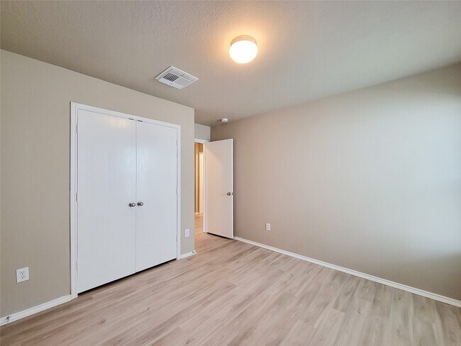 Building Photo - 2731 Trinity Glen Ln