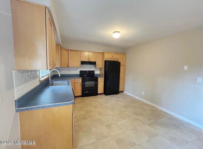 Building Photo - 501 Bismarck St