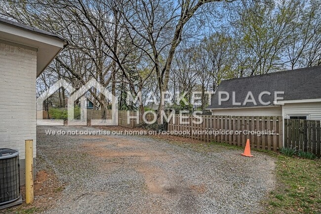 Building Photo - 509 Woodward Ave SE