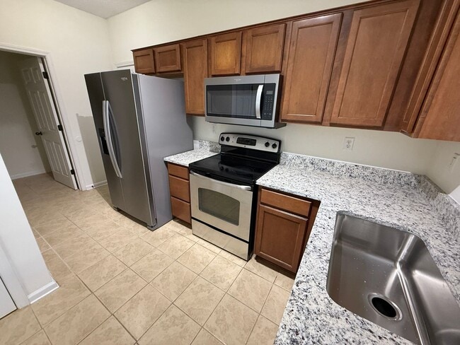 Building Photo - CORDOVA 3 BED 3 BATH RENTAL HOME NEAR SHEL...