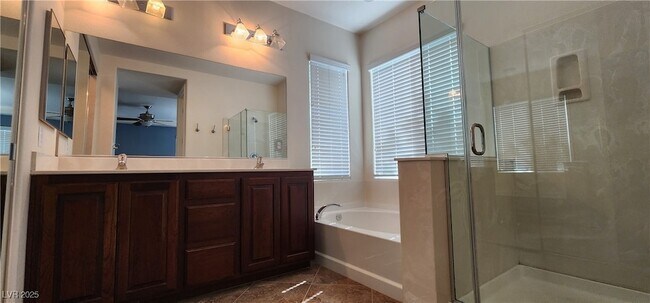 Building Photo - 933 Ambrosia Dr