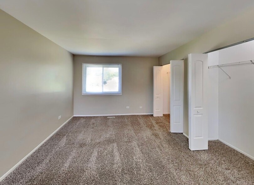 Building Photo - 6793 Redwing Dr