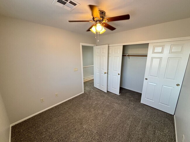 Building Photo - Beautiful 4Bed/3Bath/2Car residence located in Summerlin near Town Center Drive