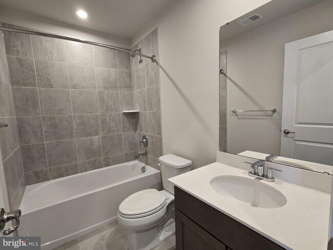 Building Photo - 4928 Dunhaven Dr