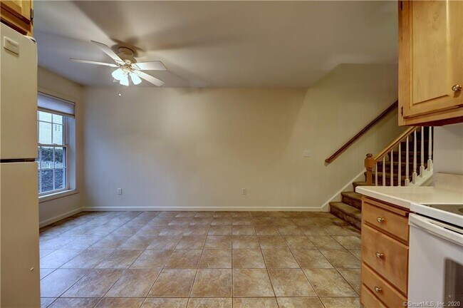 Building Photo - 60 Grove St