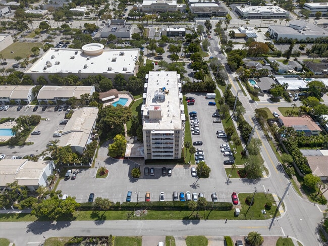 Building Photo - 1831 NE 38th St