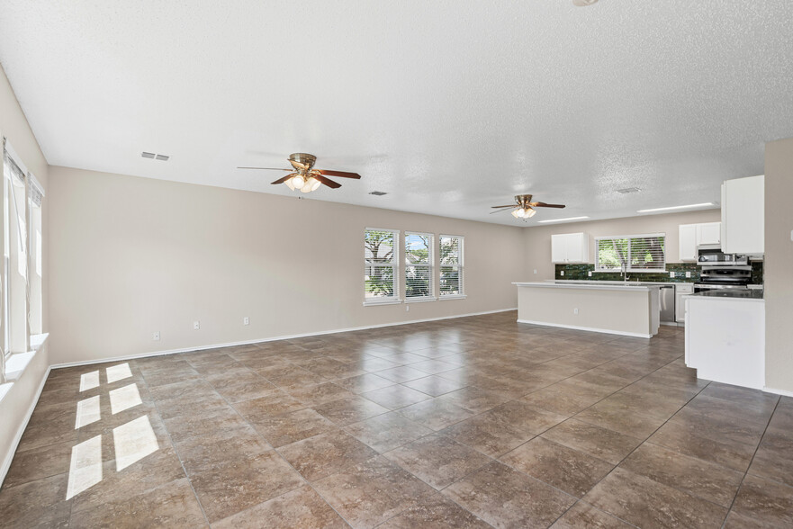 Building Photo - 6505 Tara Ln