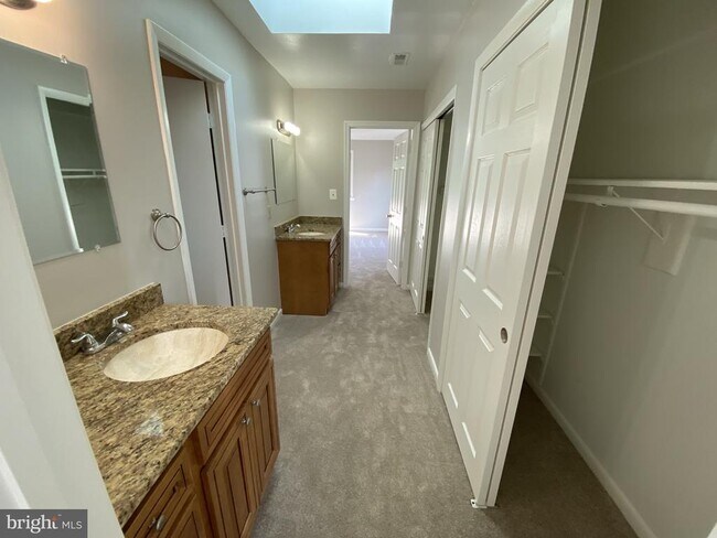 Building Photo - 1712 12th St S