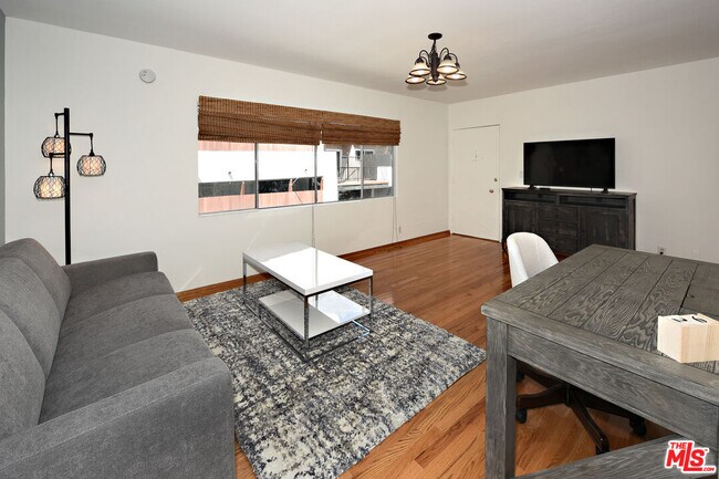 Building Photo - 3743 McLaughlin Ave