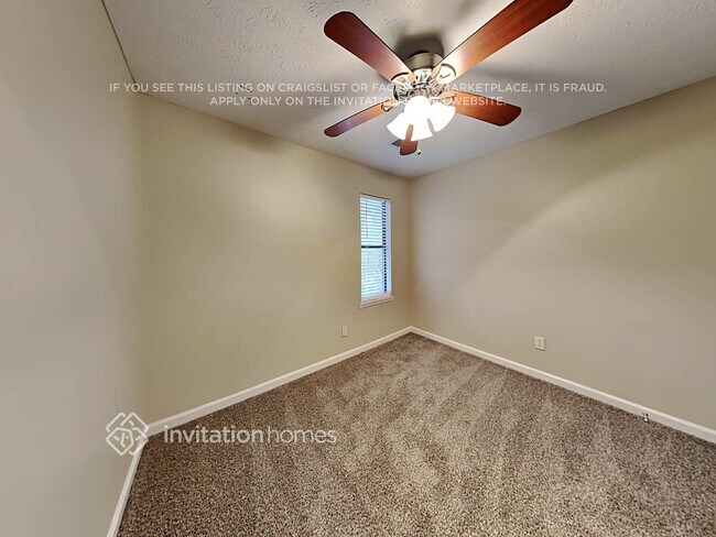 Building Photo - 3364 Dearwood Dr SW