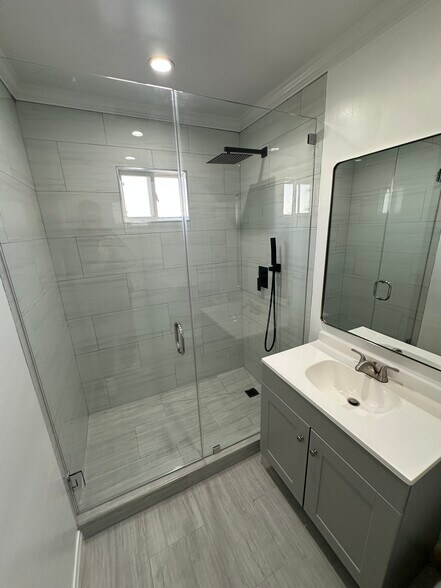 Building Photo - 2666 N Frederic St