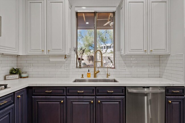 Building Photo - 3314 W Here to There Dr