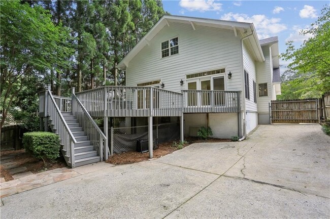 Building Photo - 6 Arc Way NE