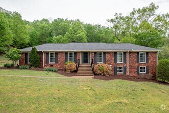 Building Photo - Hilltop Luxury Near Radnor Lake – Spacious...