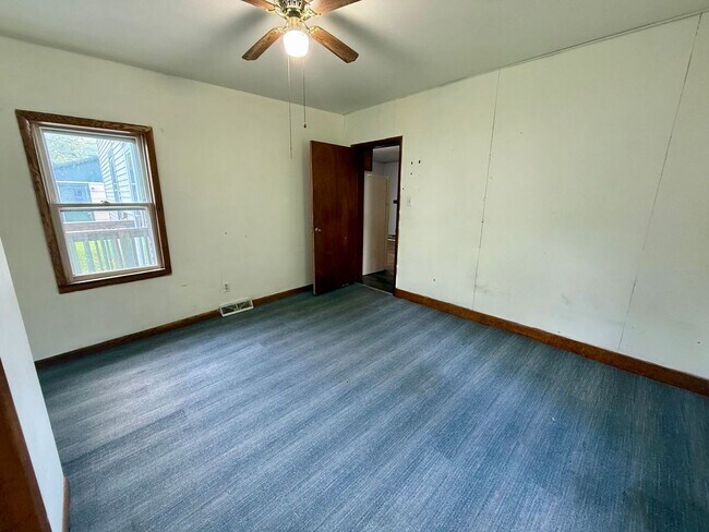 Building Photo - 3 Bed 1 Bath Single Family Home in Wausau - End Of Year Special: HALF OFF DEPOSIT!