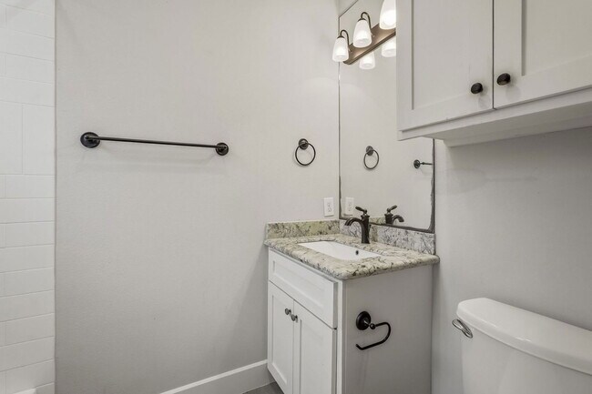 Building Photo - 2441 Charleston St