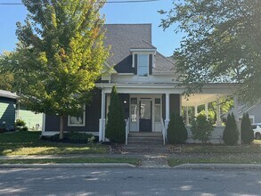 Building Photo - 202 N 5th St