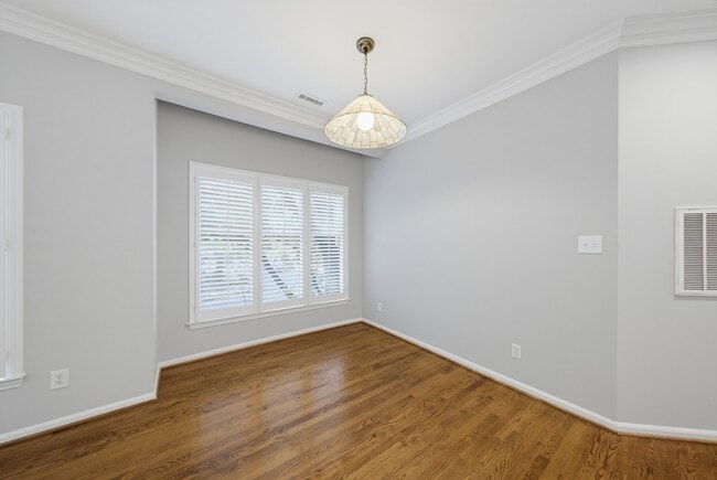 Building Photo - 761 Bishops Park Dr