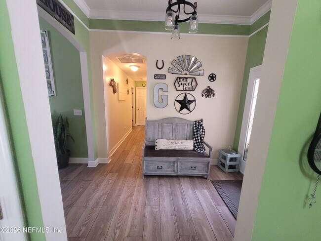 Building Photo - 906 County Rd 217