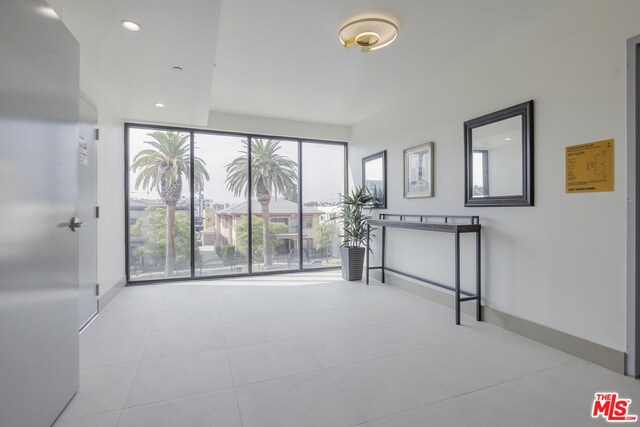 Building Photo - 2939 Leeward Ave
