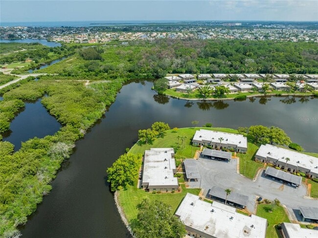 Building Photo - 4112 Hampton Dr