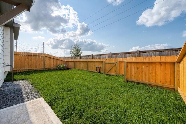 Building Photo - 27966 Western Crk Ct