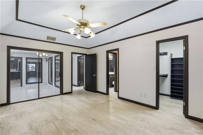 Building Photo - 21 Toronto Ave