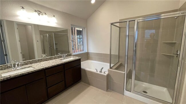 Building Photo - 6617 Covina Ln