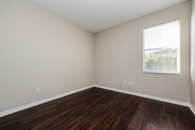 Building Photo - 6327 Bridgecrest Dr