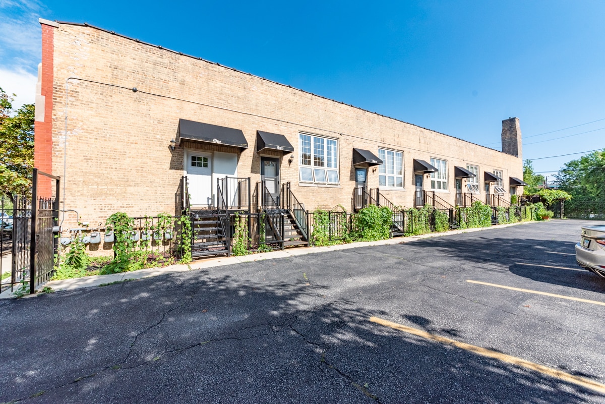 Building Photo - 2415 W 24th St