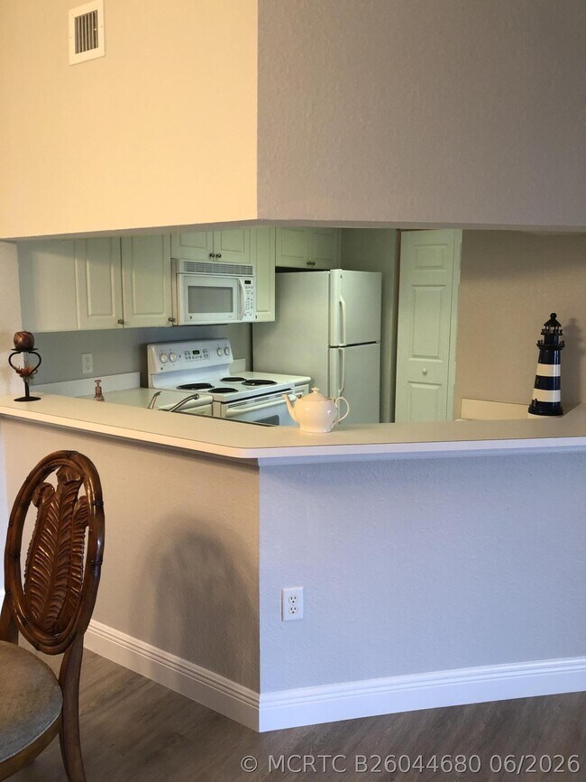 Building Photo - 3023 Alcazar Pl