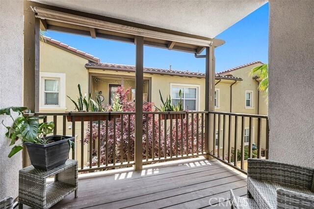 Building Photo - 596 S Casita St