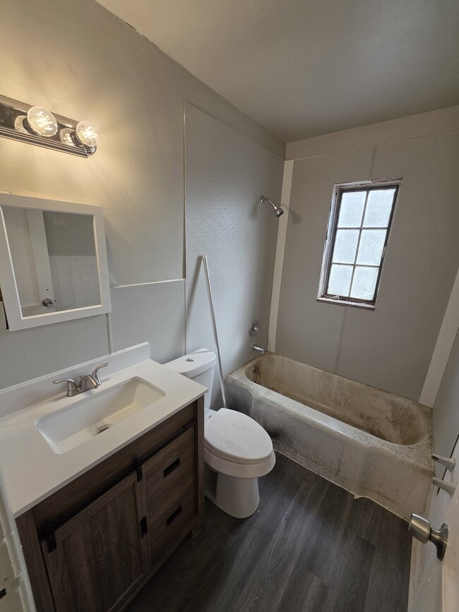 Building Photo - 15825 Fairmount Dr